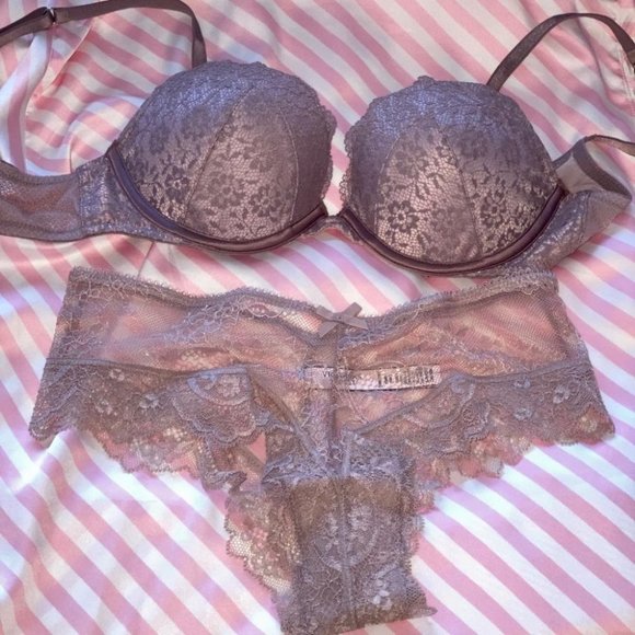VS Dream Angels 32C Bra + Matching Panty Small - Picture 1 of 4